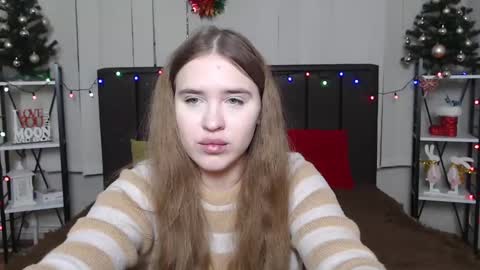 Snapshot of laurahlot chatting on 12/30/24, 10:23 LauraHlot online show from 12/30/24, 10:23