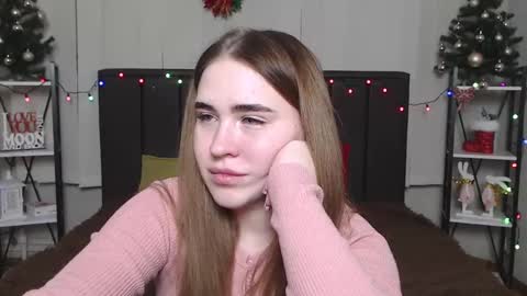 Snapshot of laurahlot chatting on 01/05/25, 12:31 LauraHlot online show from 01/05/25, 12:31