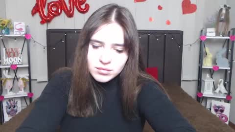 Snapshot of laurahlot chatting on 02/16/25, 01:25 LauraHlot online show from 02/16/25, 01:25