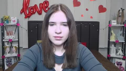 Snapshot of laurahlot chatting on 02/22/25, 06:19 LauraHlot online show from 02/22/25, 06:19