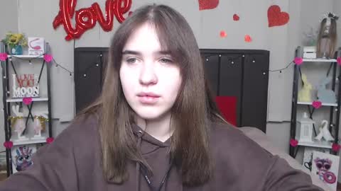 Snapshot of laurahlot chatting on 02/25/25, 06:03 LauraHlot online show from 02/25/25, 06:03