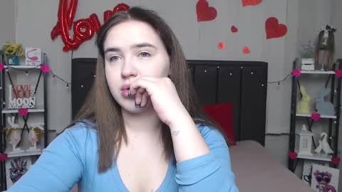 Snapshot of laurahlot chatting on 02/26/25, 06:11 LauraHlot online show from 02/26/25, 06:11