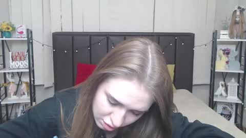 Snapshot of laurahlot chatting on 10/07/25, 05:21 LauraHlot online show from 10/07/25, 05:21