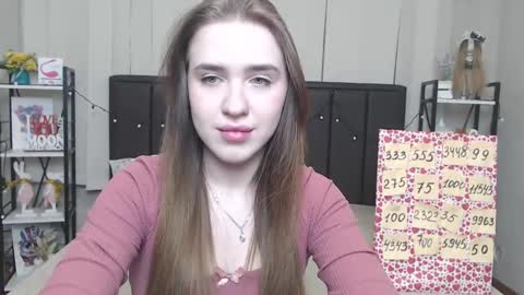 LauraHlot online show from 11/19/25, 07:03