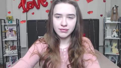 LauraHlot online show from 02/11/26, 08:47