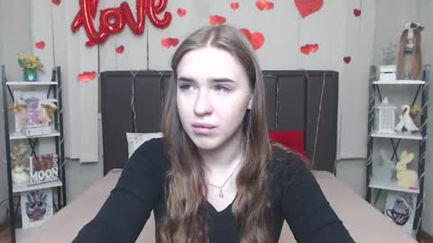 LauraHlot online show from 03/17/26, 06:06