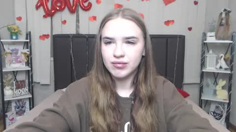 LauraHlot online show from 04/11/26, 06:01
