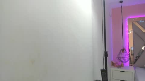 laura  online show from 02/07/26, 06:11