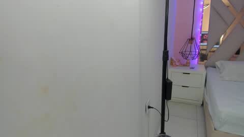 laura  online show from 02/14/26, 06:37