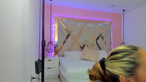 laura  online show from 03/11/26, 07:53