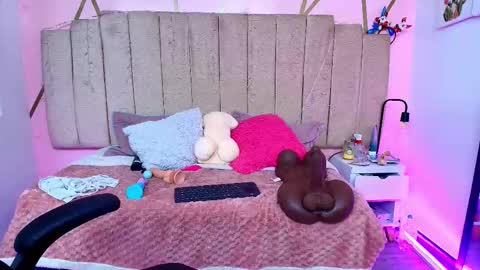 lauraltt online show from 12/18/25, 08:37