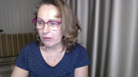 Lauraoven1 online show from 12/21/24, 06:23