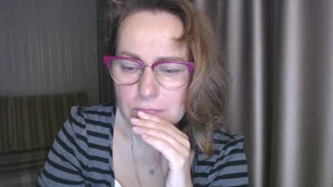 Lauraoven1 online show from 12/23/24, 08:11