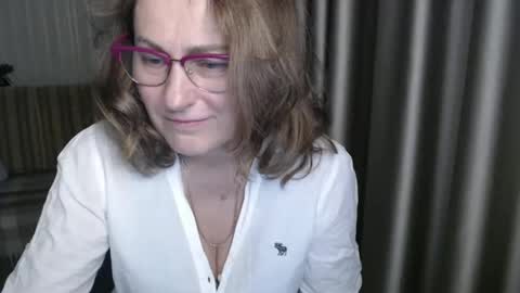 Lauraoven1 online show from 12/28/24, 06:29