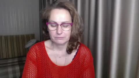 Lauraoven1 online show from 01/10/25, 07:00