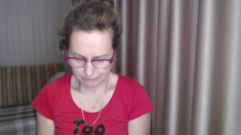 Lauraoven1 online show from 01/12/25, 08:57