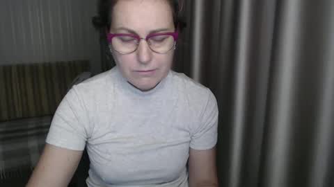 Lauraoven1 online show from 01/13/25, 09:19