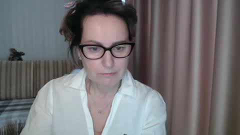 Lauraoven1 online show from 02/25/25, 01:39