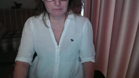 Lauraoven1 online show from 03/04/25, 12:55