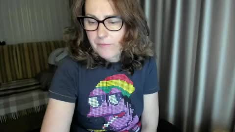 Snapshot of lauraoven1 chatting on 05/13/26, 06:38 Lauraoven1 online show from 05/13/26, 06:38