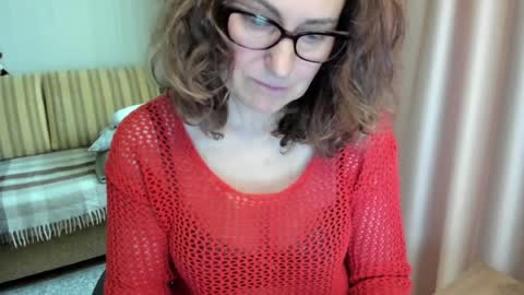 Snapshot of lauraoven1 chatting on 05/31/26, 08:32 Lauraoven1 online show from 05/31/26, 08:32