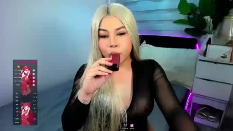 Snapshot of laurasinclair chatting on 12/26/24, 08:18 Your sweet Laura online show from 12/26/24, 08:18