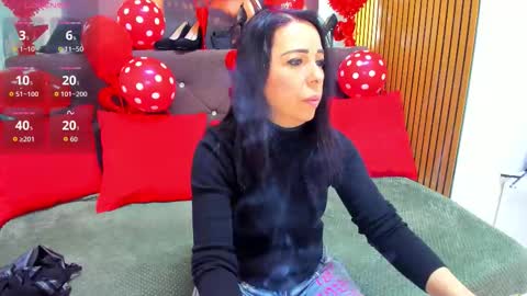 Laura online show from 02/15/26, 05:15