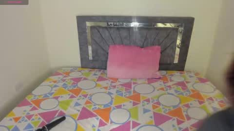 laurasofia01 online show from 04/05/26, 12:41