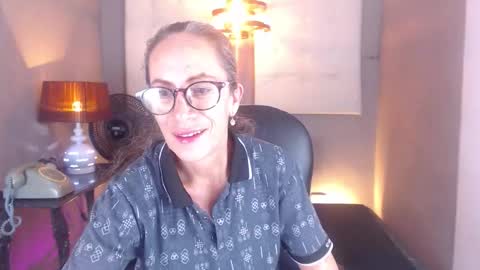 Snapshot of laurasofia45 chatting on 02/01/26, 11:25 Laura Sofia online show from 02/01/26, 11:25