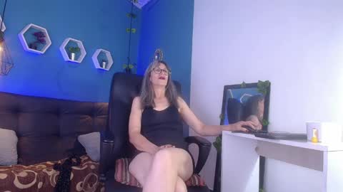 Snapshot of laurasofia45 chatting on 02/27/26, 10:32 Laura Sofia online show from 02/27/26, 10:32