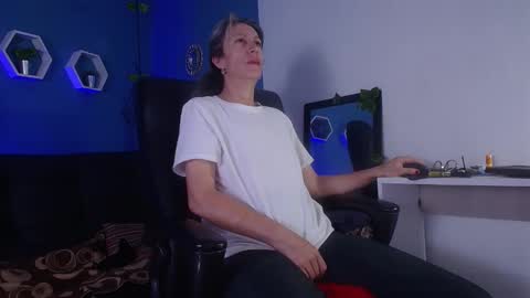 Snapshot of laurasofia45 chatting on 03/01/26, 11:18 Laura Sofia online show from 03/01/26, 11:18