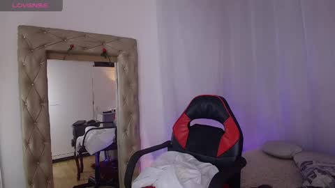 Laura Sofia online show from 04/23/26, 12:29