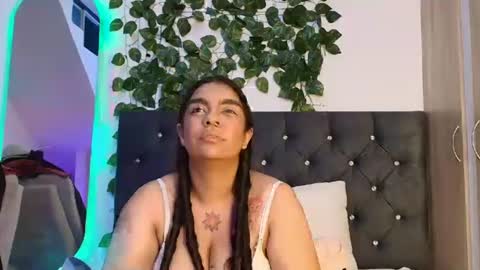Snapshot of lauravince4195 chatting on 06/20/26, 11:18 laura online show from 06/20/26, 11:18