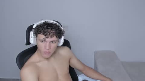 Laureent online show from 09/15/25, 07:14