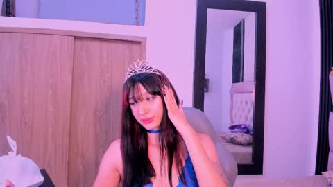 Laurem online show from 10/18/25, 07:03