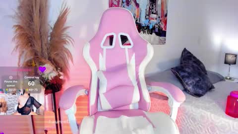 MissLauren online show from 09/26/25, 10:14