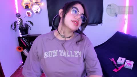  Im Lauren  independent model   online show from 12/30/24, 12:11