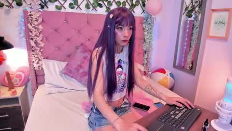 Lauren evans9 online show from 11/18/25, 02:17