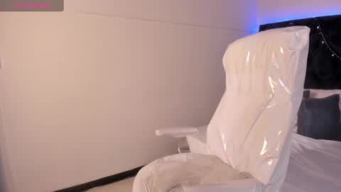 Lauren online show from 02/28/25, 06:20