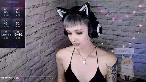 Snapshot of lauren_raquel chatting on 09/14/25, 12:59 Eva online show from 09/14/25, 12:59