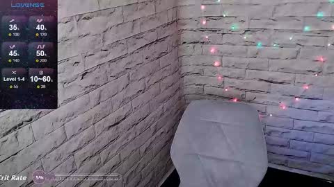 Snapshot of lauren_raquel chatting on 10/07/25, 04:48 Eva online show from 10/07/25, 04:48