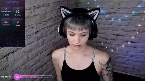 Snapshot of lauren_raquel chatting on 10/12/25, 05:56 Eva online show from 10/12/25, 05:56