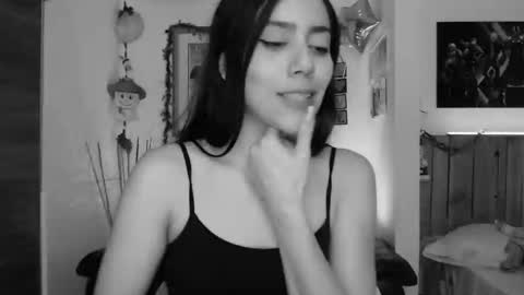 Snapshot of lauren_sweet7 chatting on 12/16/24, 12:04 Lauren online show from 12/16/24, 12:04