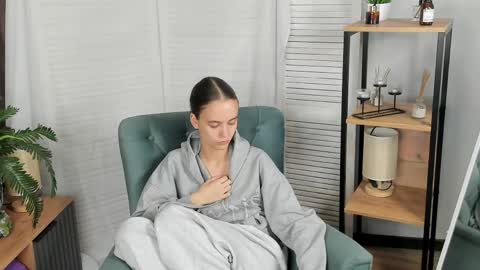 Snapshot of laurenasimpkin chatting on 06/05/26, 12:33 Lissa online show from 06/05/26, 12:33