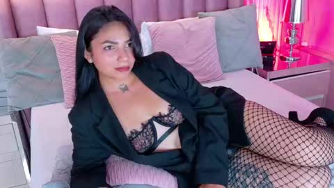 Snapshot of laurenbecker_ chatting on 05/14/26, 10:49 Lauren online show from 05/14/26, 10:49