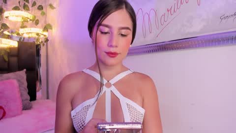 Snapshot of laurenblonde22 chatting on 01/27/25, 02:57 Lauren Blonde online show from 01/27/25, 02:57