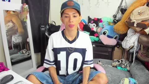 Snapshot of laurencesophiets chatting on 01/08/25, 03:28 SF online show from 01/08/25, 03:28
