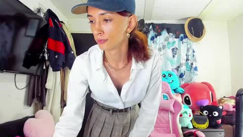 Snapshot of laurencesophiets chatting on 01/22/25, 05:17 SF online show from 01/22/25, 05:17