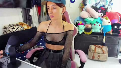 Snapshot of laurencesophiets chatting on 01/26/25, 07:20 SF online show from 01/26/25, 07:20