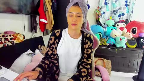 Snapshot of laurencesophiets chatting on 02/11/25, 07:48 SF online show from 02/11/25, 07:48